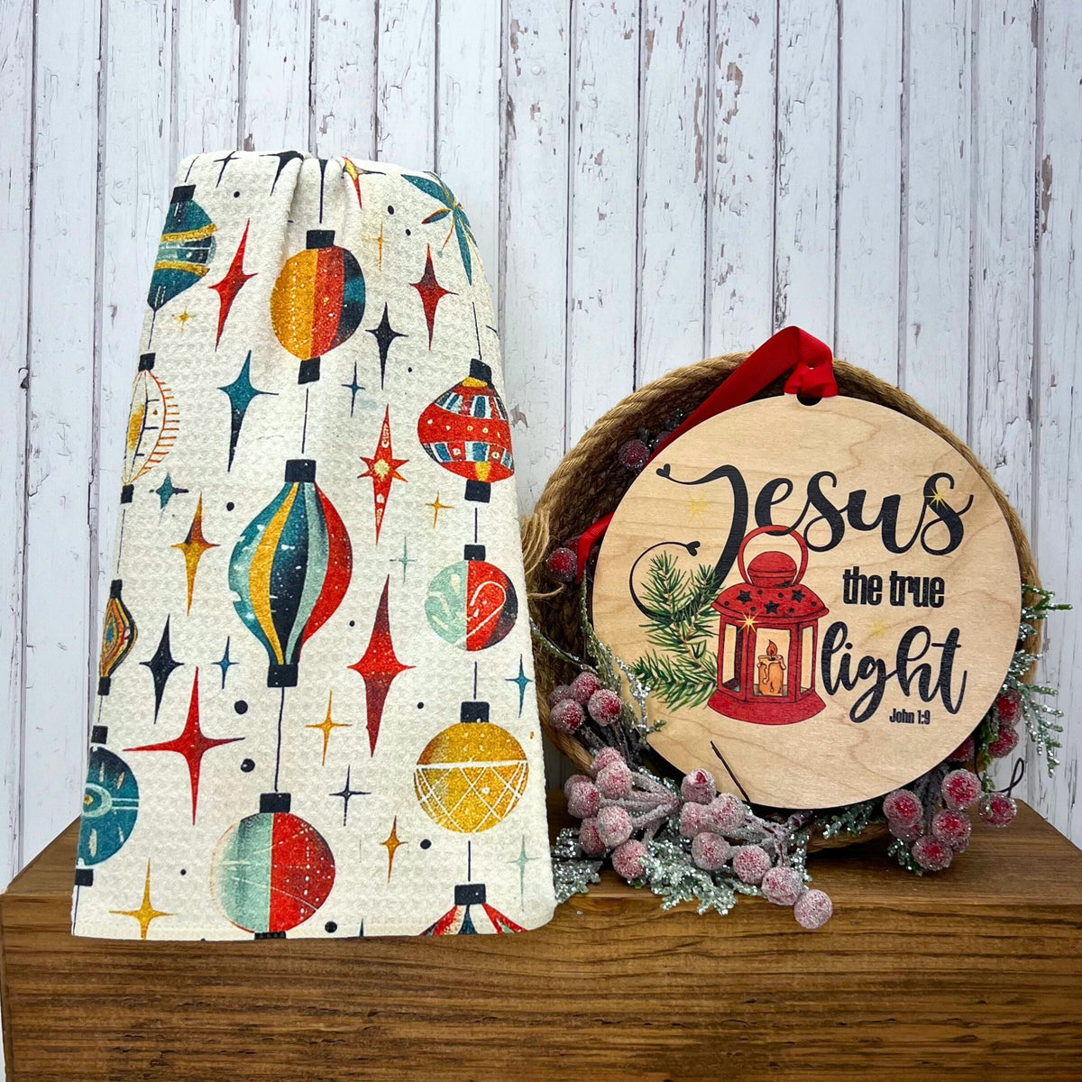 Holiday Ornaments (Pack Of 2 - $6.95 Ea. Towel) - WFL032