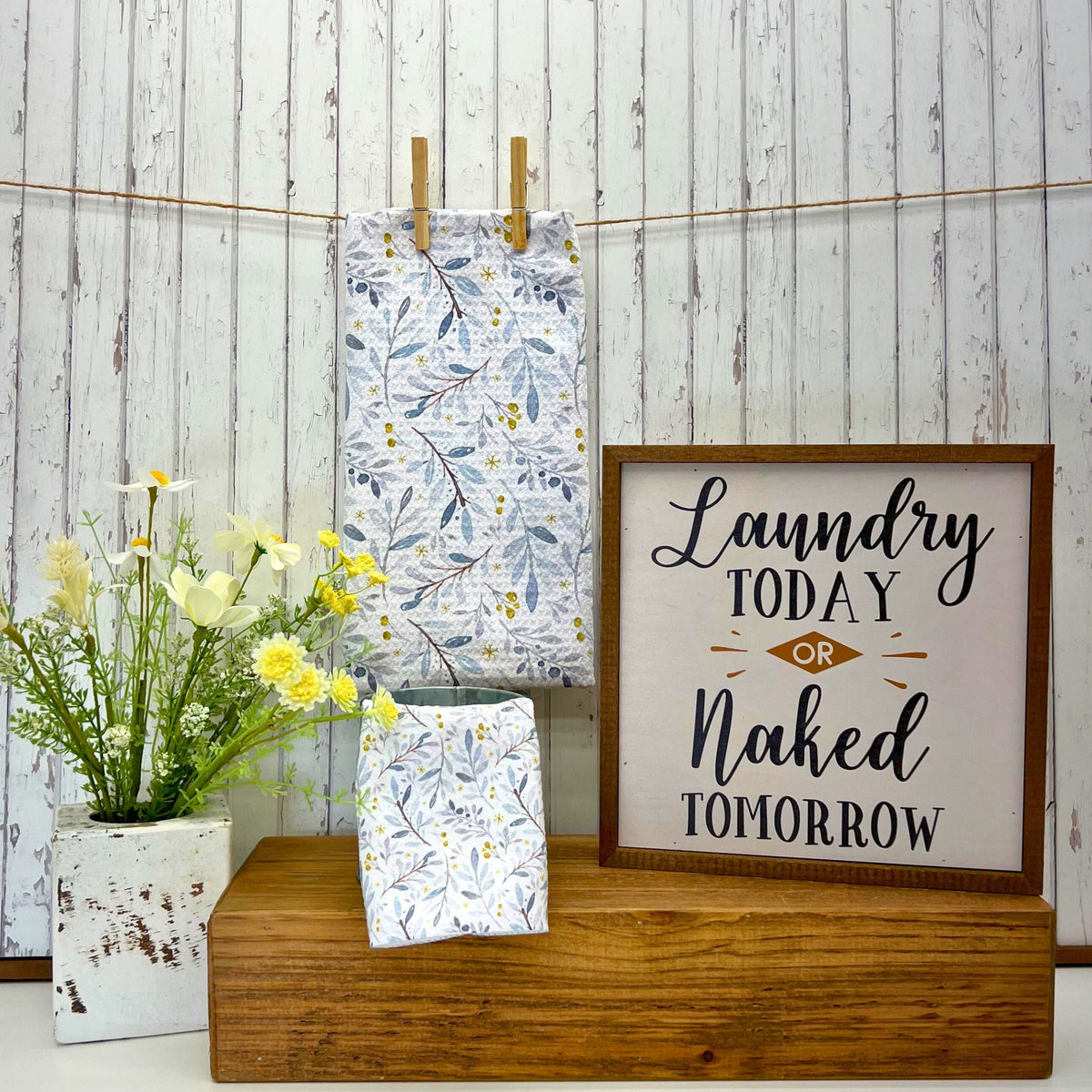 Winter Berry Branches (Pack Of 2 - $6.95 Ea. Towel) - WFL058
